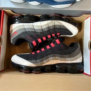 Nike Air Vapor Max 95 OG Black grey Red size 10.5s
